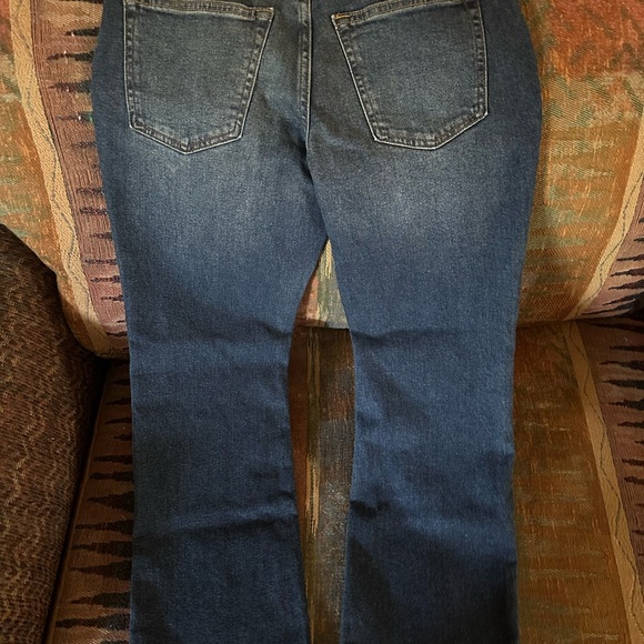 Men’s Old Navy 28x28 blue jeans. NWT - Picture 2 of 5